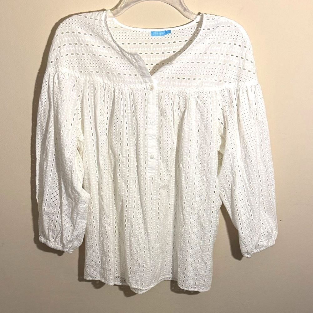 J McLaughlin White Eyelet Women's Top size Medium 100% cotton medium long sleeve